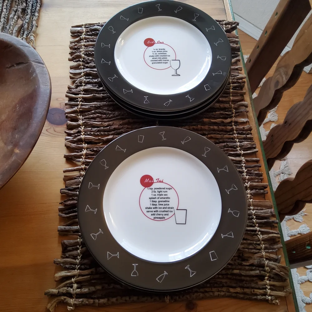 Pottery Barn Retro Salad Appetizer Plates. Set Of 6 EUC - Picture 1 of 11